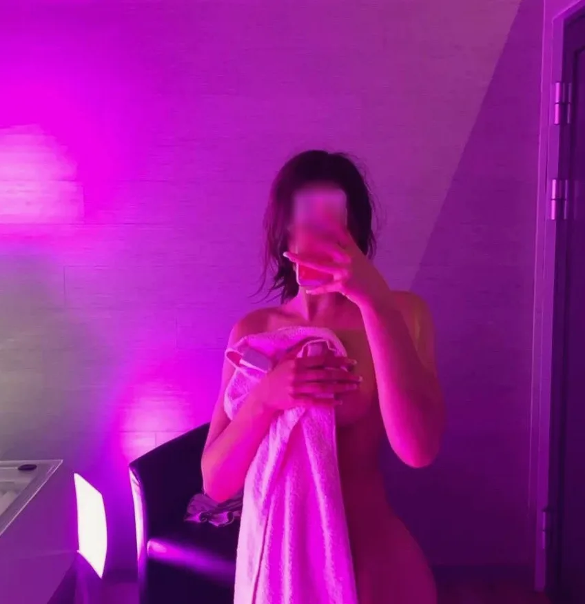 Ailsa, 18