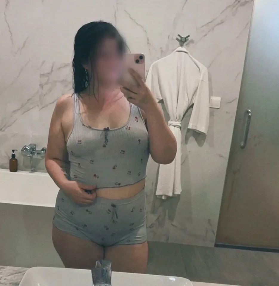 Stacey, 27
